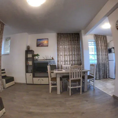 Апартаменти Pretty House Sarafovo Бургас